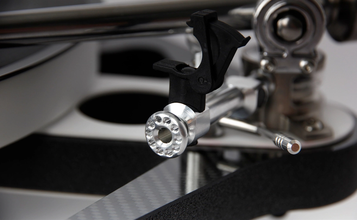 Rega RB Titanium detail
