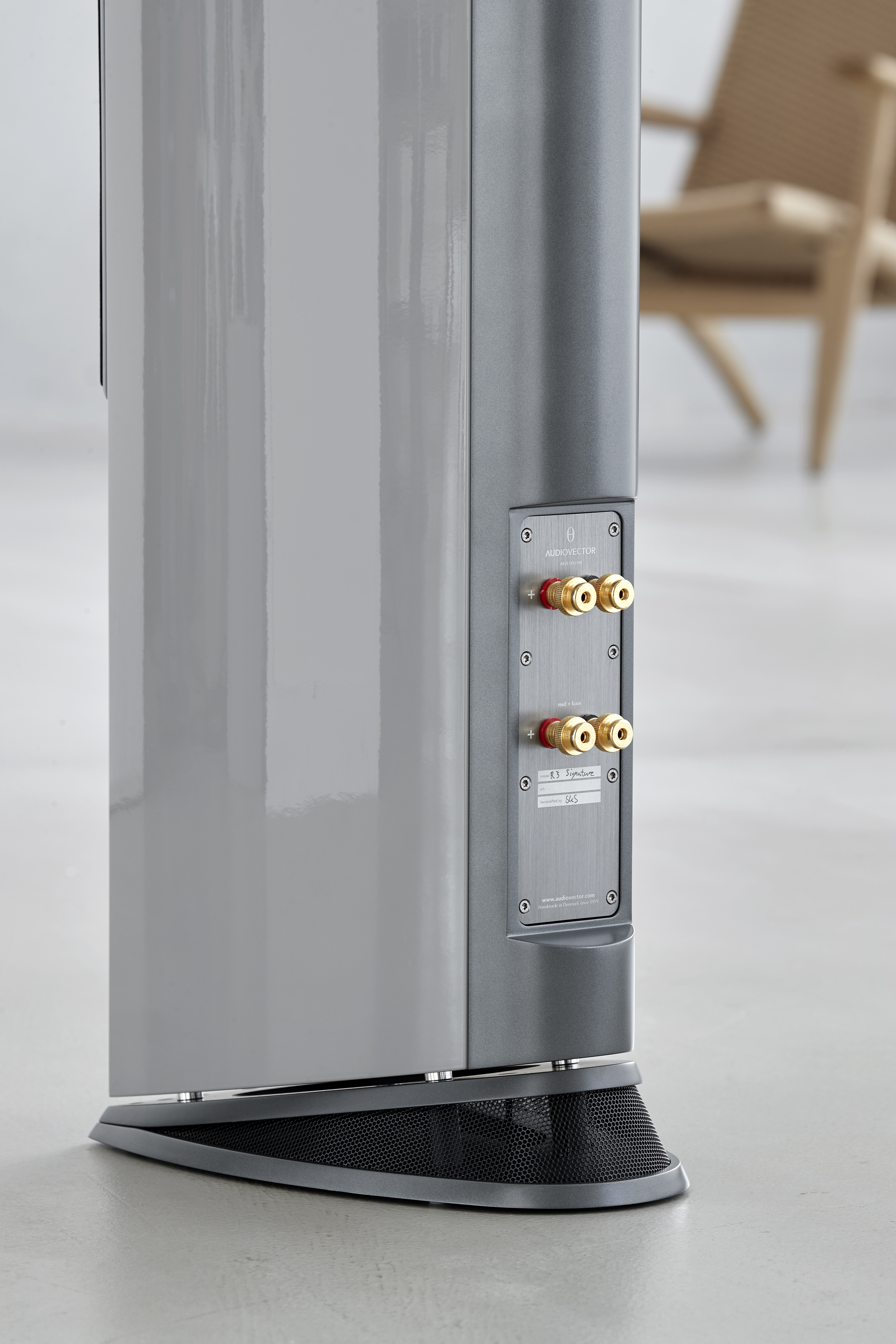 Audiovector R3 Signature | ořech