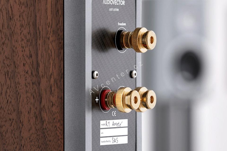 Audiovector R1 Arreté | ořech