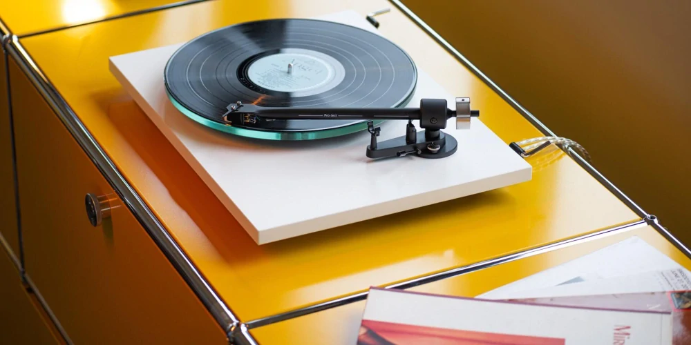 Pro-Ject T2 Super Phono + Sumiko Rainier