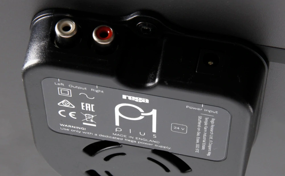 Gramofon s předzesilovačem Rega Planar 1 Plus